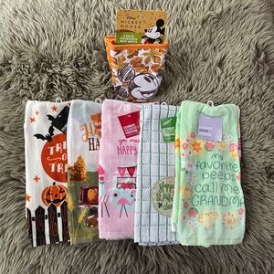 NWT Kitchen Seasonal Towels